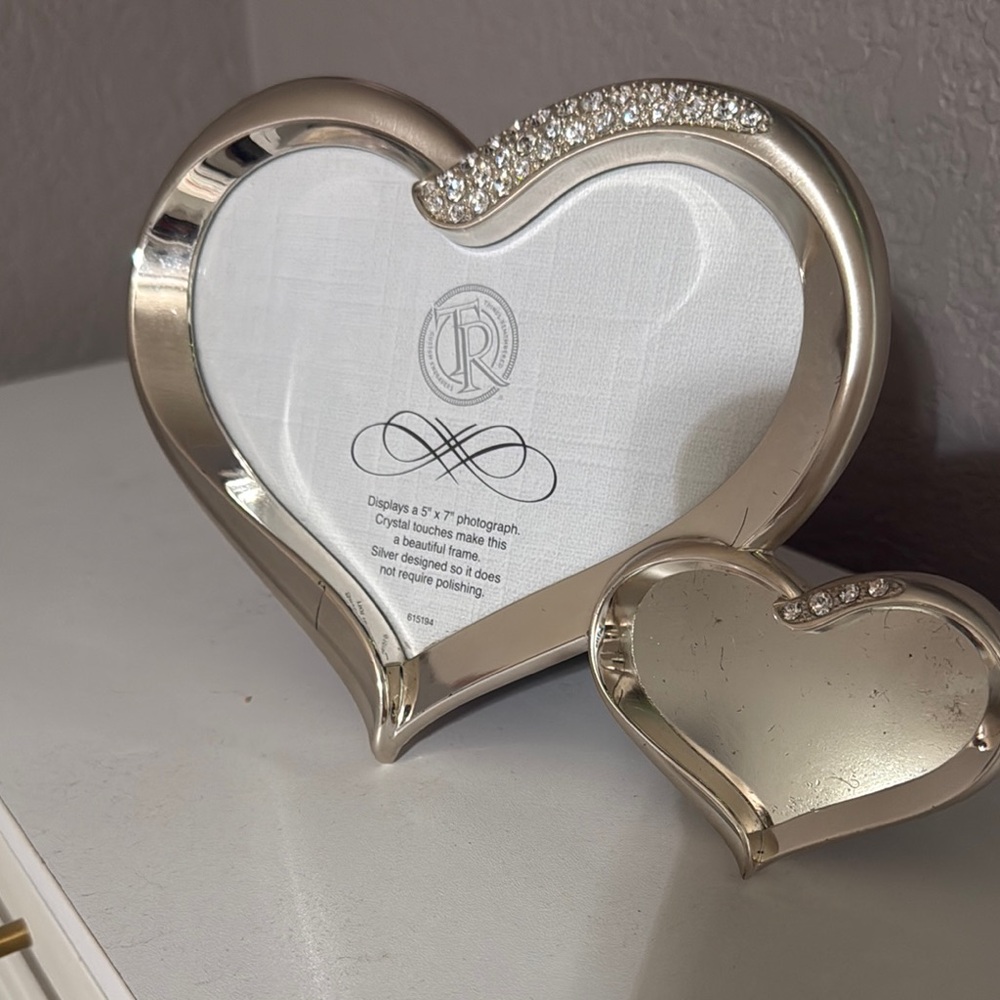 Crystal Heart-Shaped Photo Frame - Silver 5x7